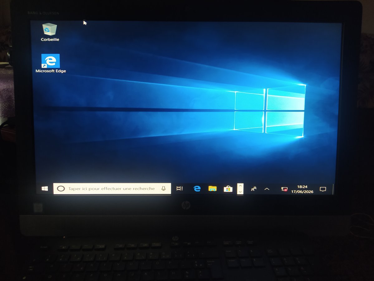 Un ordinateur ou Ecran Tout-en-un  (16 GO ET 3,41 GHZ 237 GO)